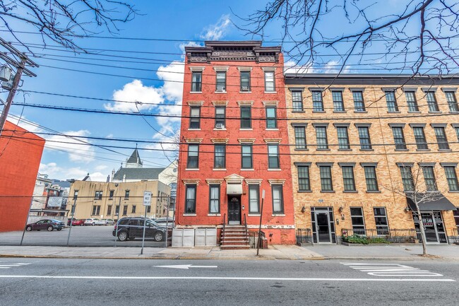 Building Photo - 554 Observer Hwy