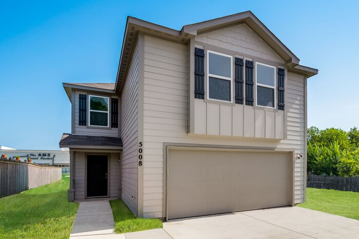 Foto principal - 5008 Cowden St