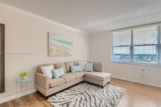 Building Photo - 2501 S Ocean Dr
