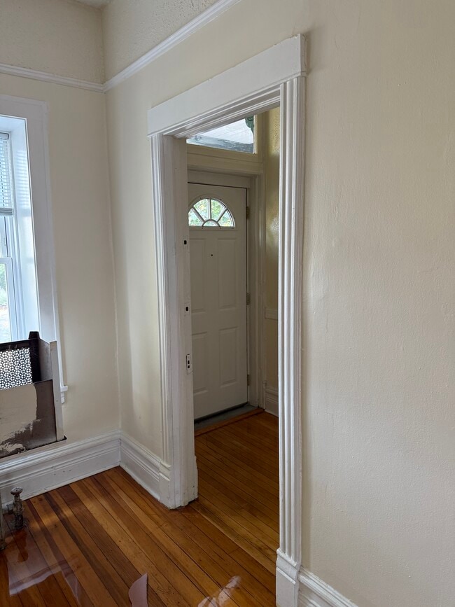 Foto del edificio - 2419 N Fairfield Ave