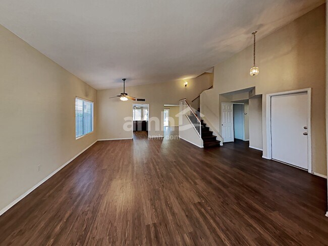 Building Photo - 8959 N Agate Place