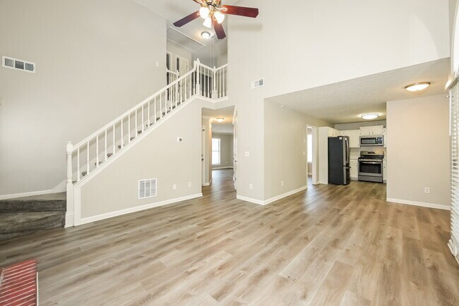 Building Photo - 2092 Wedgewood Dr