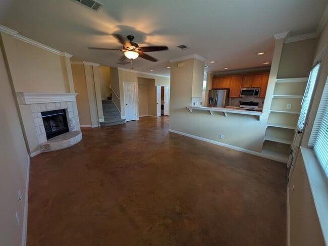 Building Photo - 1403 Cuernavaca Dr N