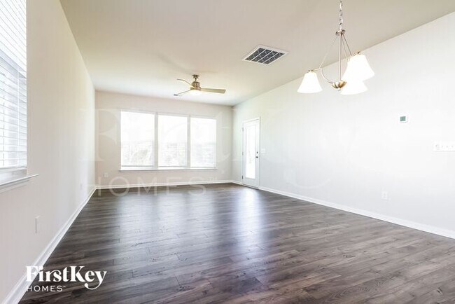 Foto del edificio - 542 Hillpark Ln