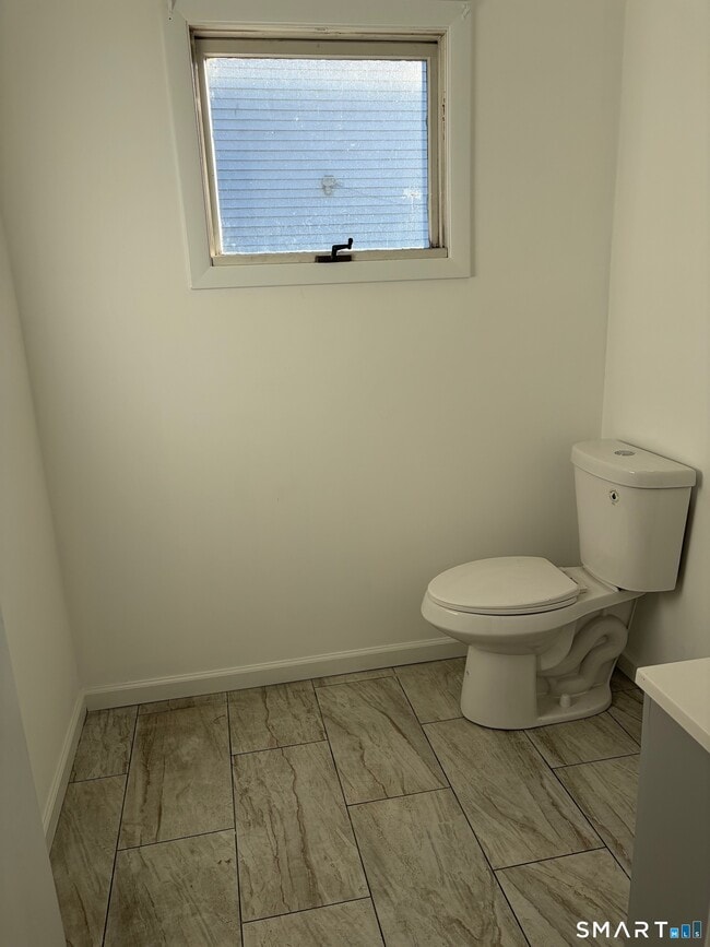 Building Photo - 344 Colman St