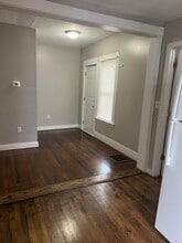 Building Photo - 14 Poplar Rd