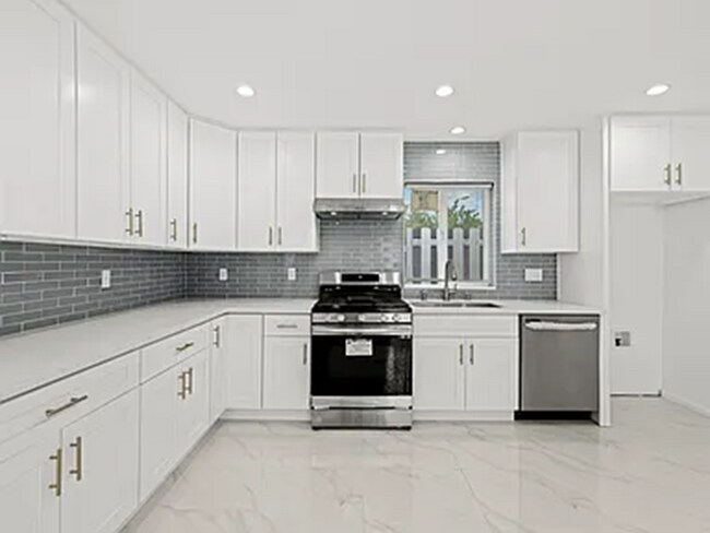 Foto del edificio - 10924 Woodward Ave