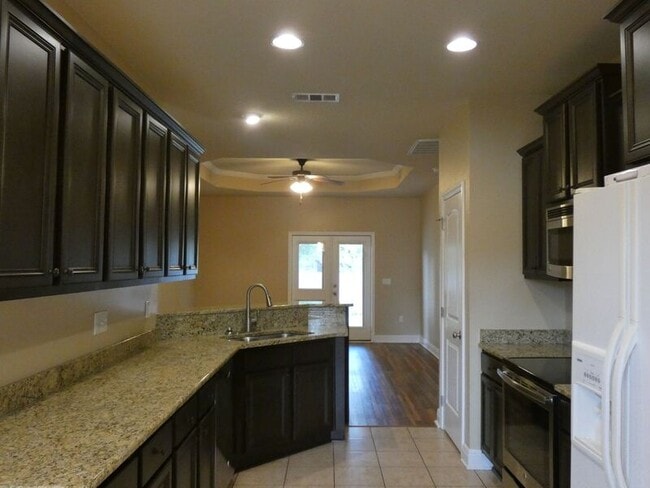 Building Photo - 5957 Palermo Dr