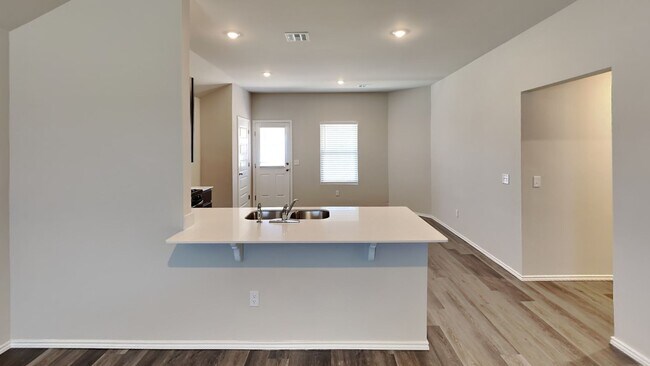 Foto del edificio - Lovely 3 Bed 2 Bath Home in Shawnee