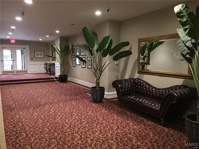 Foto del edificio - 1709 Washington St