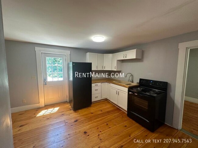 Building Photo - 91 Castine Rd