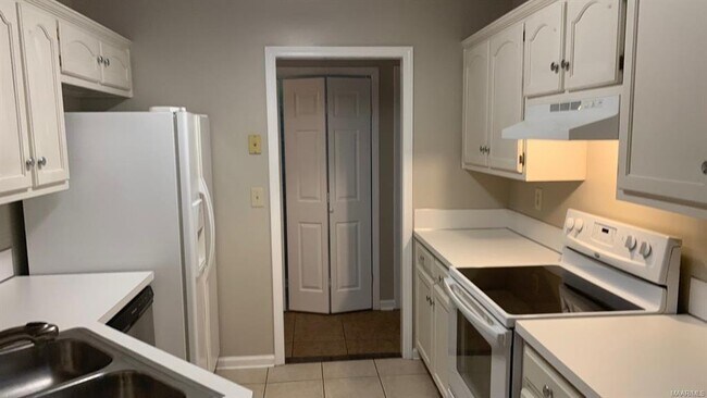 Foto del edificio - 6833 Brownwood Ln