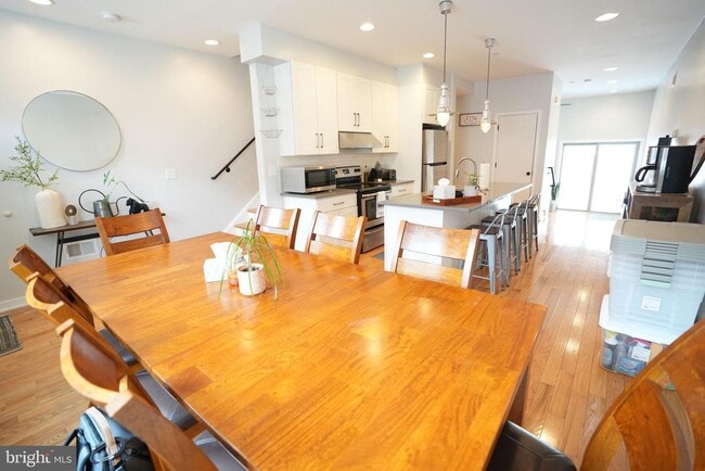 Foto del edificio - 341 Cantrell St