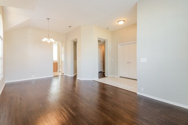 Foto del edificio - 742 River Oak Way