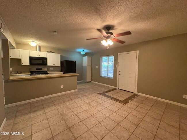 Foto del edificio - 2735 W Tuckey Ln