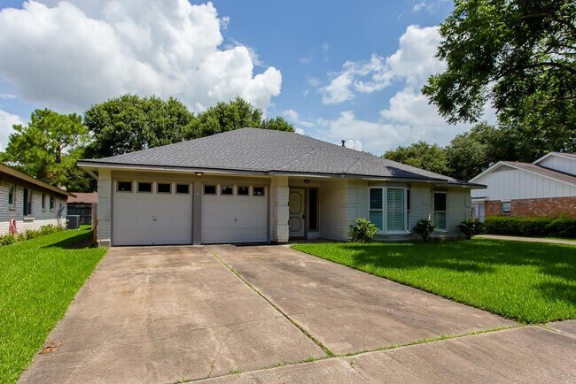 Building Photo - 13538 Brook Hollow Dr