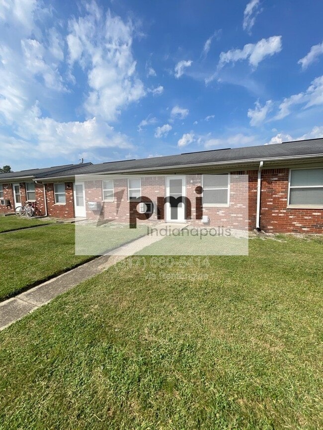 Building Photo - 110 W William Dr