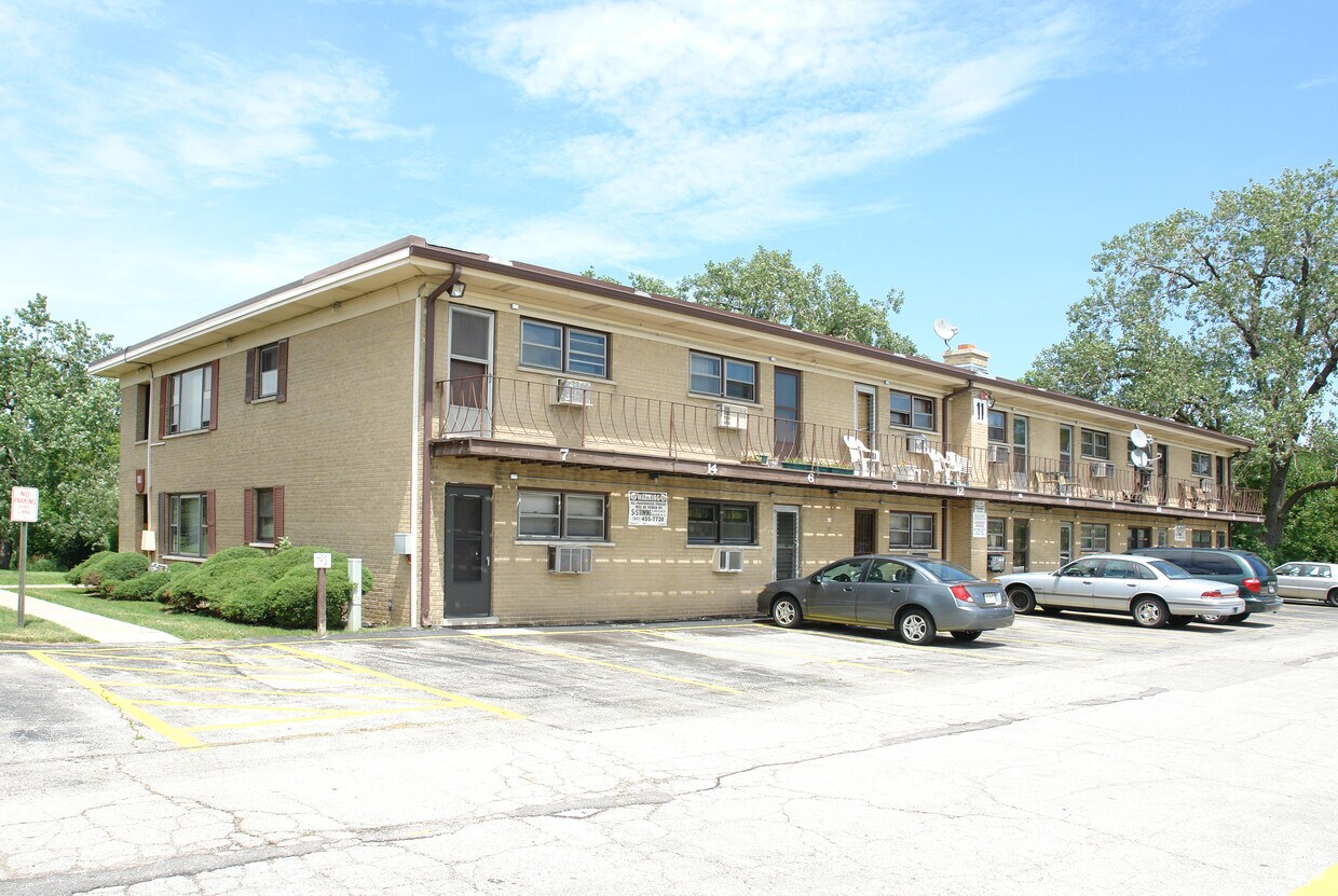 Primary Photo - 11 King Arthur Ct