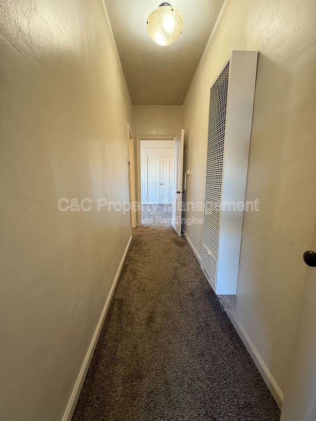 Building Photo - 335 Soledad St