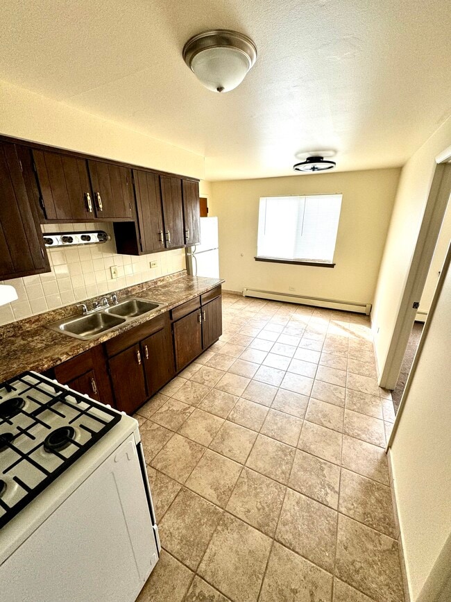 Foto del edificio - 3829 W 124th Pl