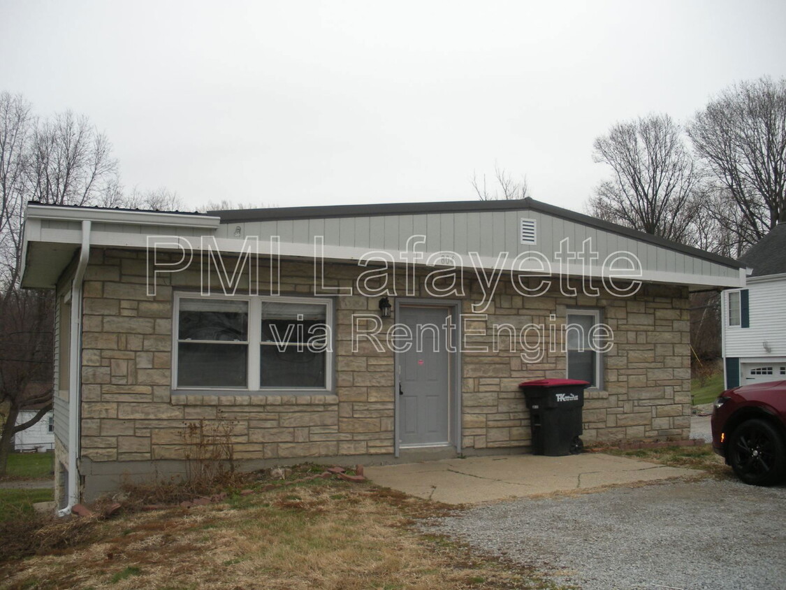 Primary Photo - 804 E Main St