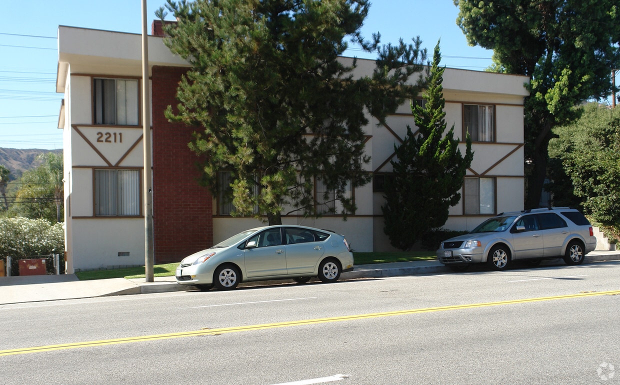 Building Photo - 2211 N Verdugo Rd