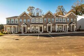 Foto principal - BEAUTIFUL 2 Bedroom End Unit Townhome in C...