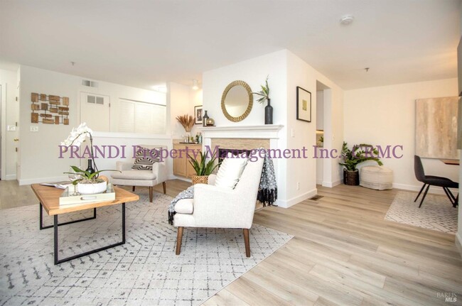 Building Photo - Pacheco Valley Townhouse with New Floors a...