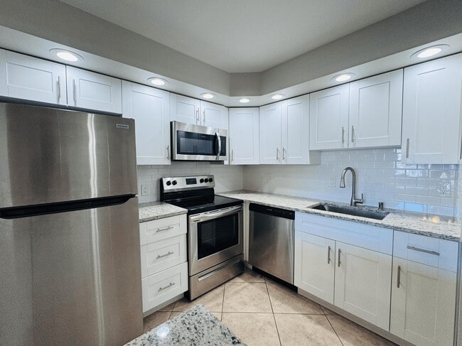 Building Photo - 602 Saxony Ln