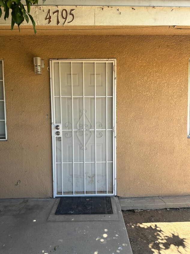 Foto principal - 4795 E Ashlan Ave