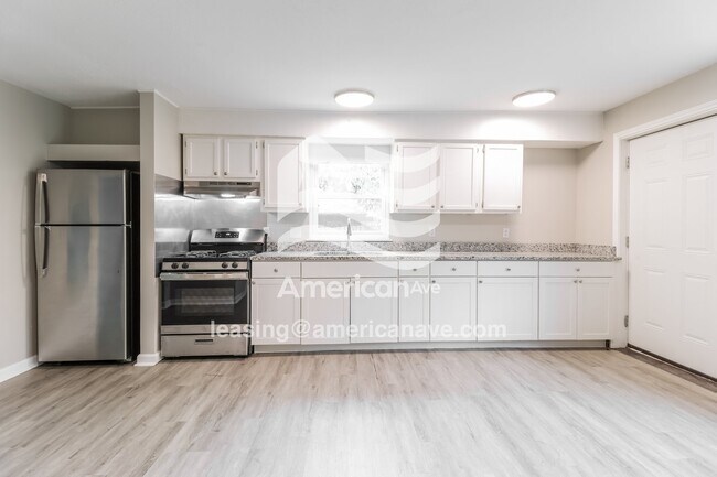 Foto del edificio - 1216 W 41st St