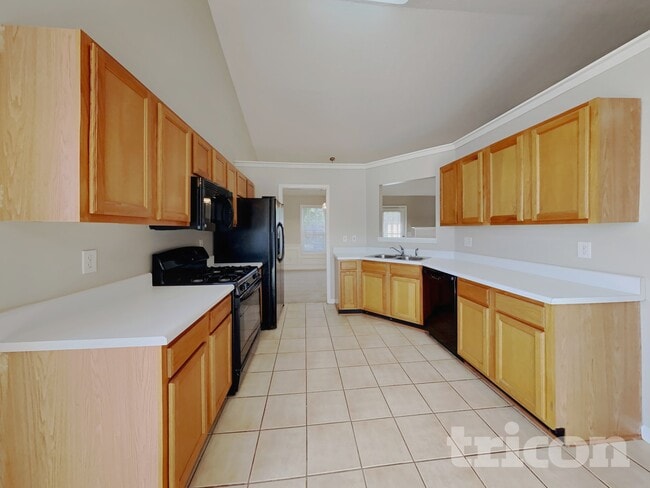 Building Photo - 2143 Oakland Farm Dr