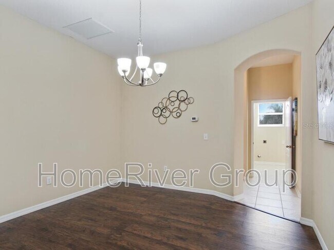 Foto del edificio - 6217 Bridleford Dr