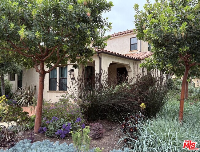 Building Photo - 5441 Tree Farm Ln