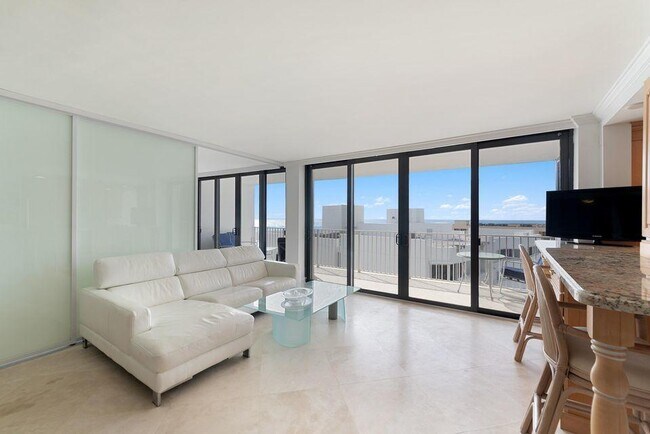 Building Photo - 3589 S Ocean Blvd