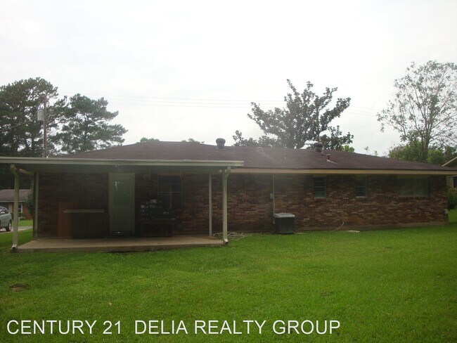 Building Photo - 3 br, 1.5 bath House - 504 Haynes Dr.