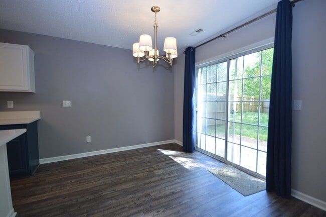 Building Photo - 892 Stinson Ave