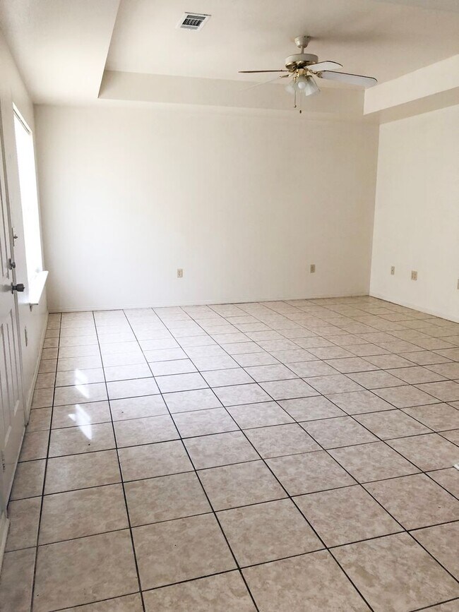 Foto del edificio - Cozy 3B/2B Duplex!