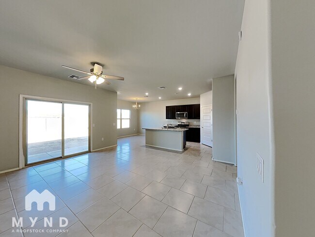 Foto del edificio - 7470 W Corona Rd
