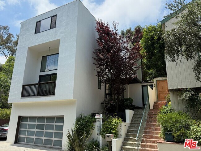 Foto del edificio - 2415 Laurel Pass Ave