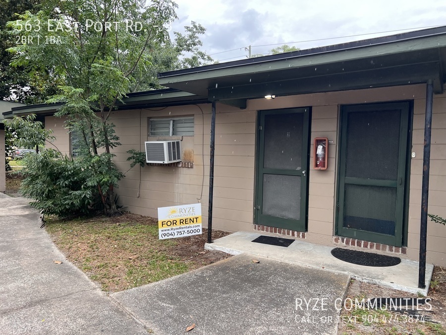 Foto principal - 563 East Port Rd. #3 - Ground Floor