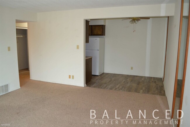 Building Photo - 1 br, 1 bath House - 2319 SW Briarwood Plz...