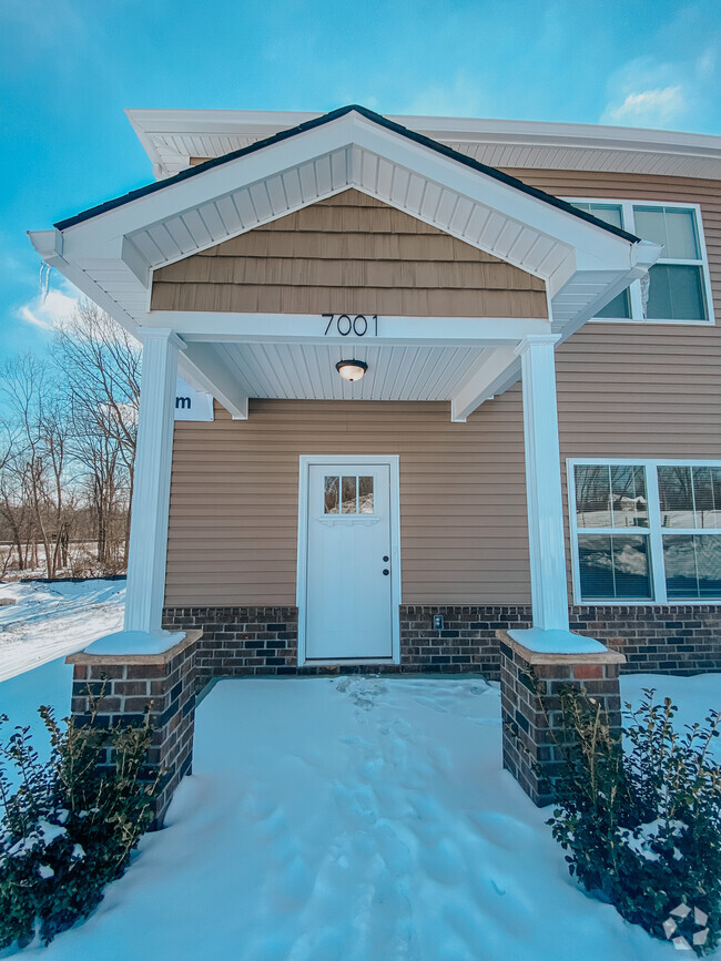 Building Photo - Williams Crossing Townhomes