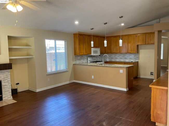 Building Photo - 5196 Tehachapi Ct