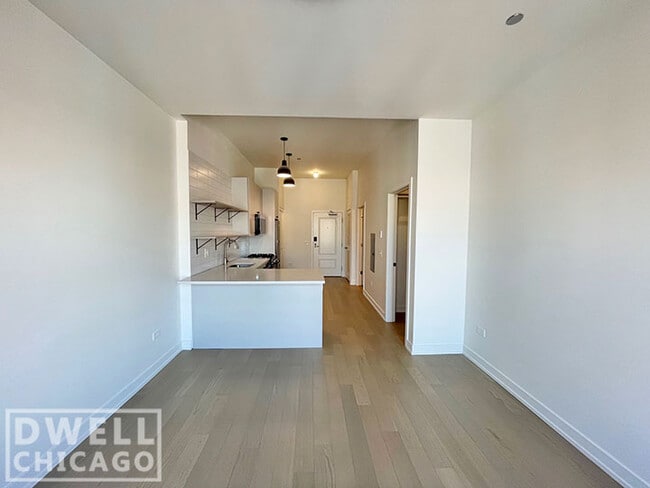 Foto del edificio - 4640 N Kenmore Ave