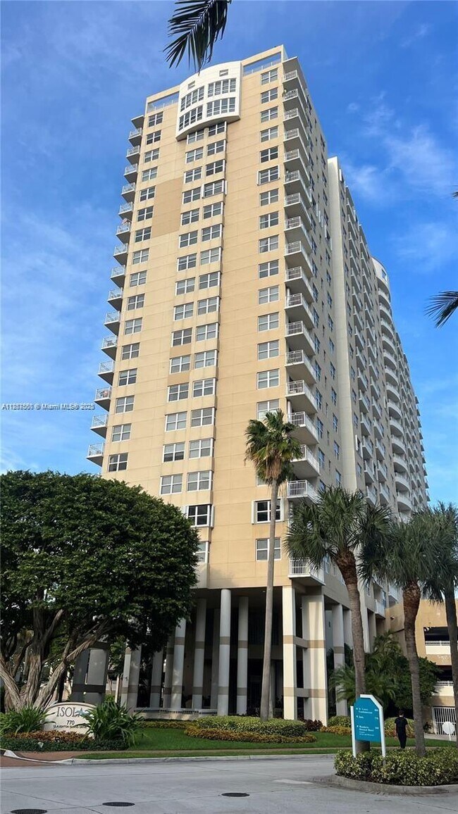 Building Photo - 770 Claughton Island Dr