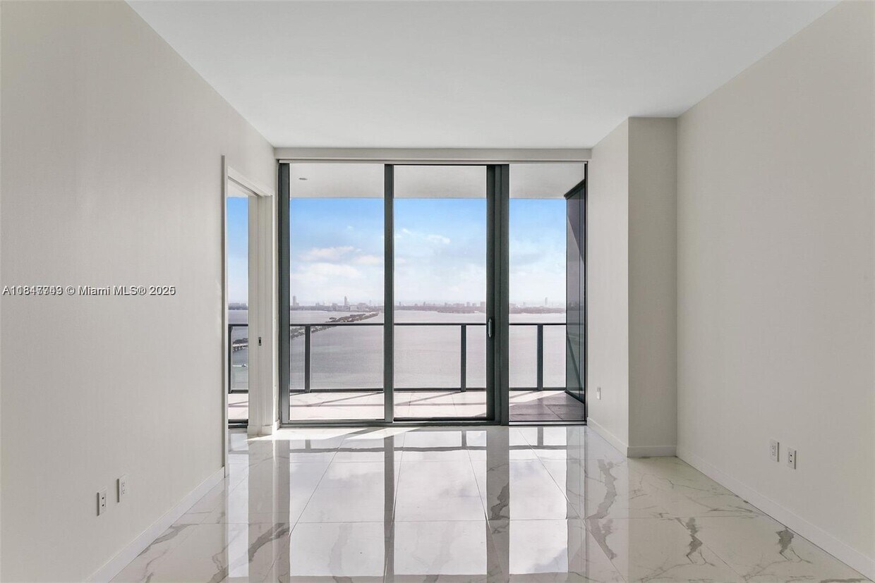Foto principal - 480 NE 31st St