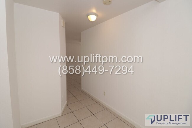 Building Photo - Jefferson Ave Apt A (782)