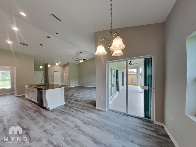Building Photo - 5562 Sunnyvale Rd