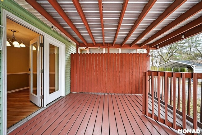 Building Photo - 3209 Lakeford Dr